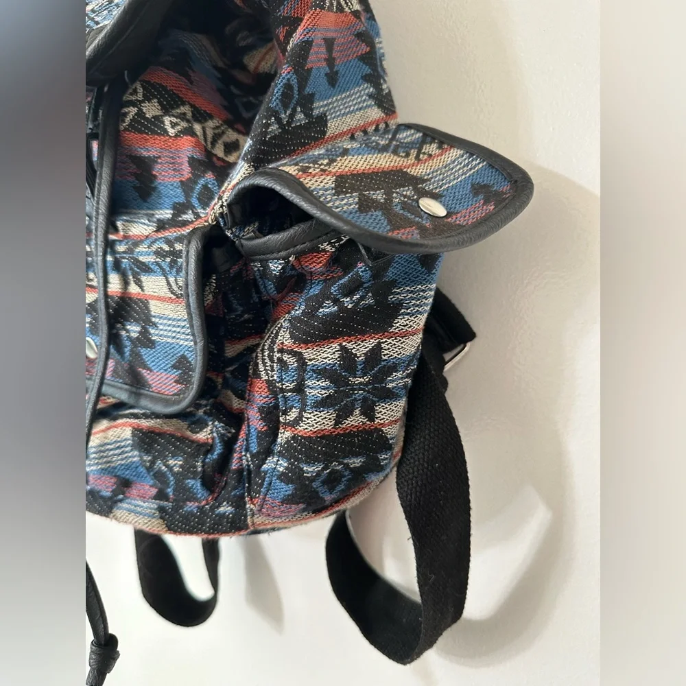 Tribal Pattern Backpack - Picture 7 of 12